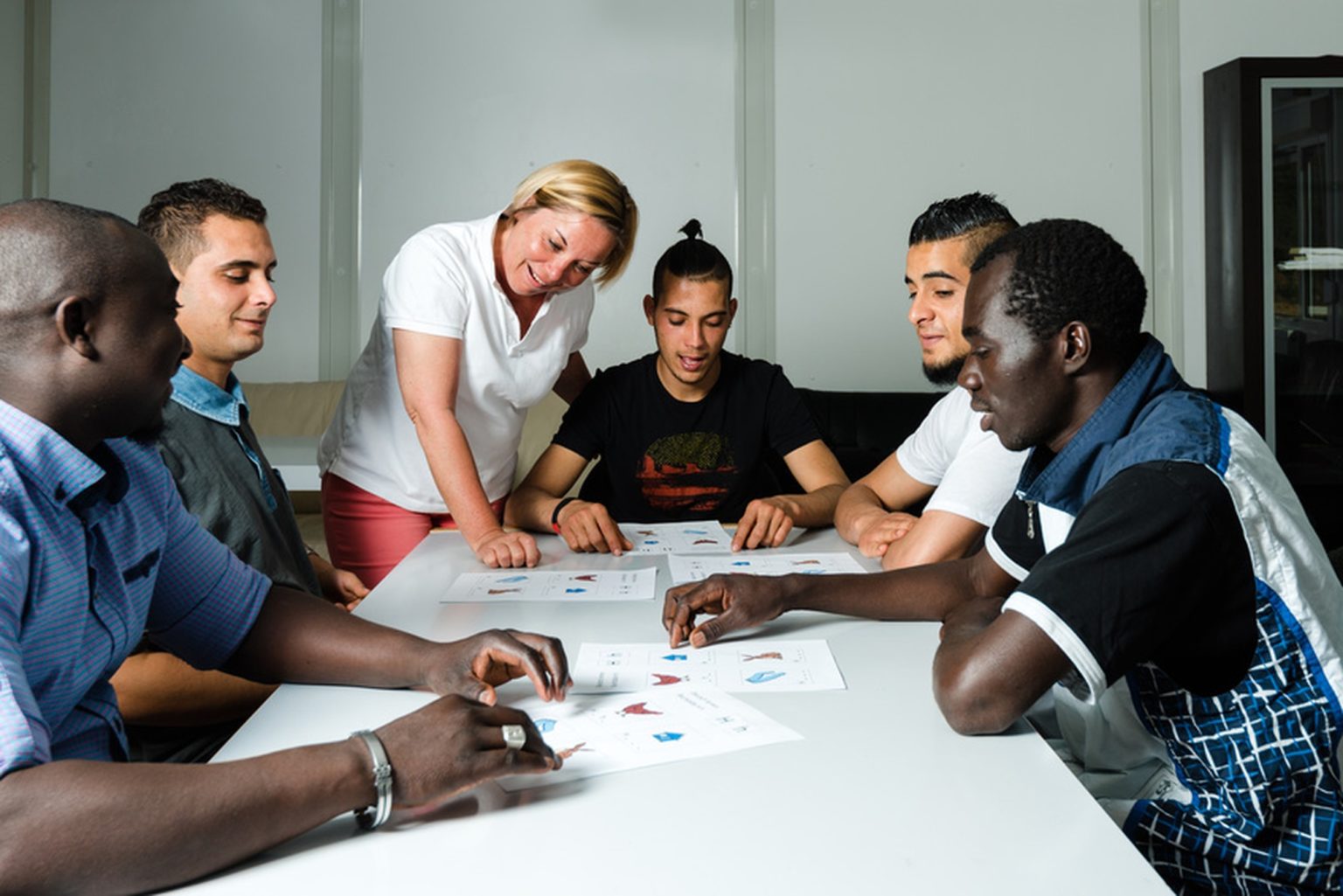 language-training-for-refugees-in-a-german-camp