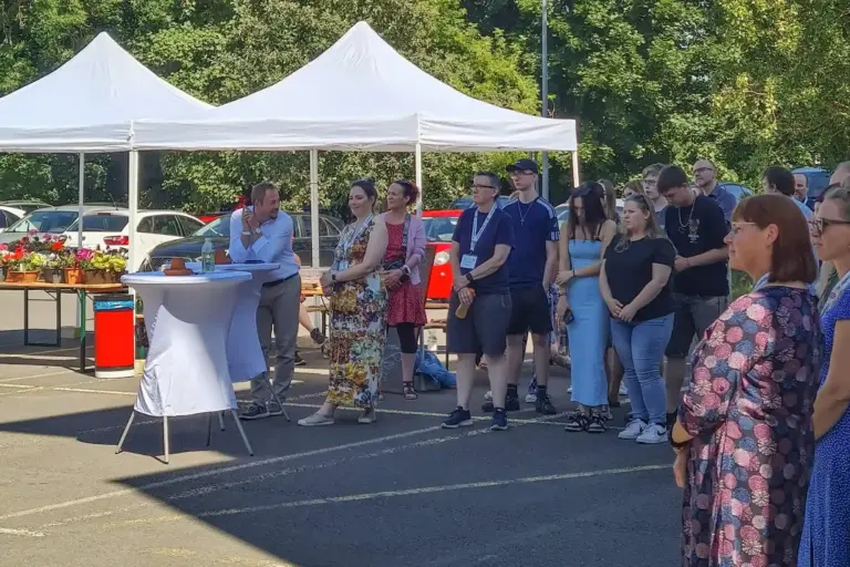Stände und Besucher