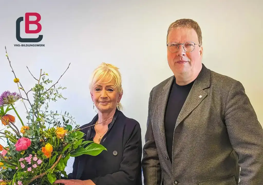 Bild mit alter Geschäftsführerin und neuem Geschäftsführer