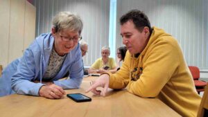 Stärkung gegen Einsamkeit Handy Schulung