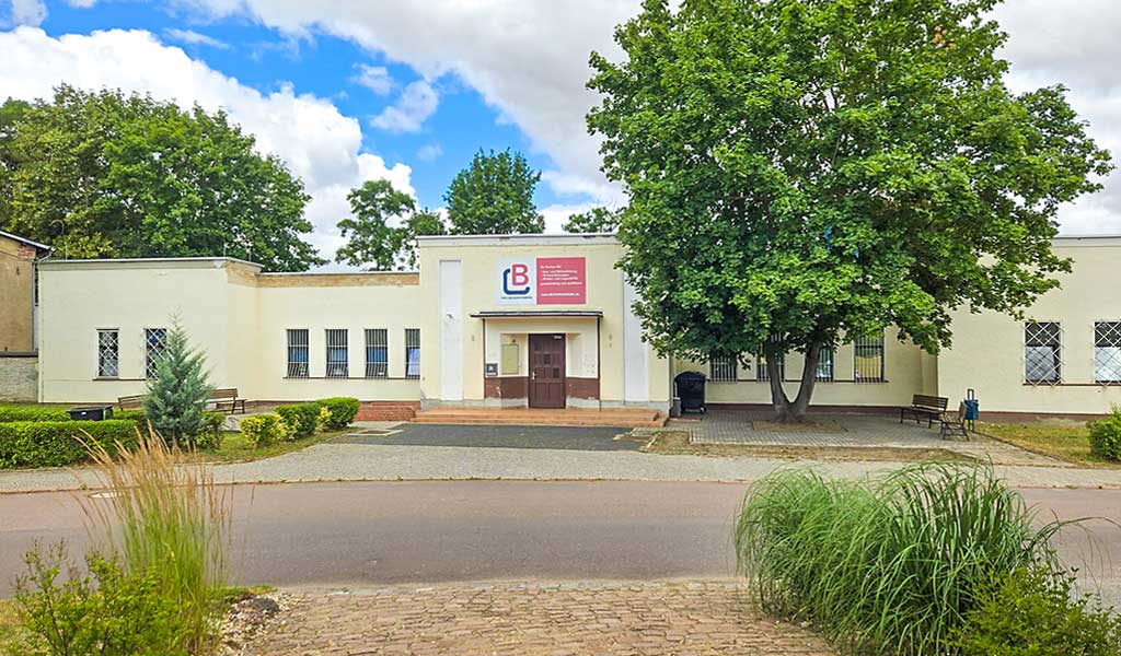 VHS-BILDUNGSWERK Standort Köthen Friedrich-Ebert-Straße 29