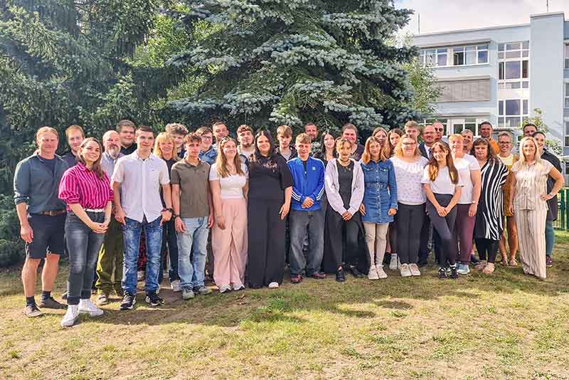 Ausbildungsstart am Standort Brandenburg - Gruppenfoto