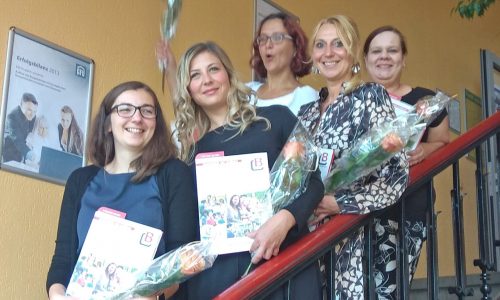 Teilnehmerinnen feiern erfolgreichen Abschluss in der Pflegeschule Gotha 11